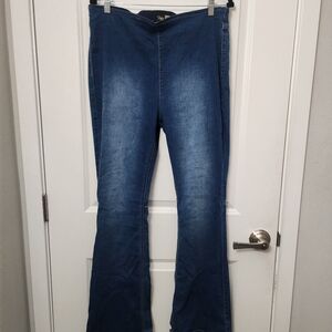 5/$30 Suzanne Betro High Waist Pull On Flare Jeans Size 16